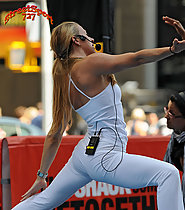 Times Square Yoga Girl, so sexy
