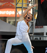 Times Square Yoga Girl, so sexy