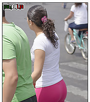 Sexy ass in pink leggins