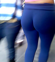 Hot blue leggins