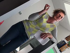 Sexy milf from the beauty salon