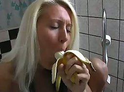Banana and other stuff in her pussy