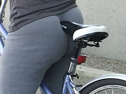 Bike seat got stuck in her ass crack
