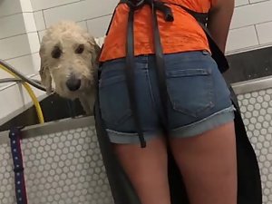 Hot butt of girl that washed my dog