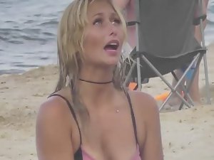 Stupid girl got dirty on the beach