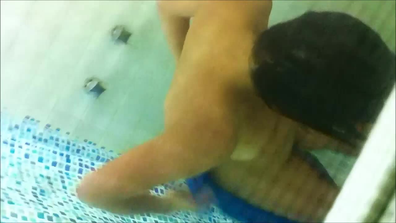 Voyeur gets busted after peeping in shower - Voyeurs HD