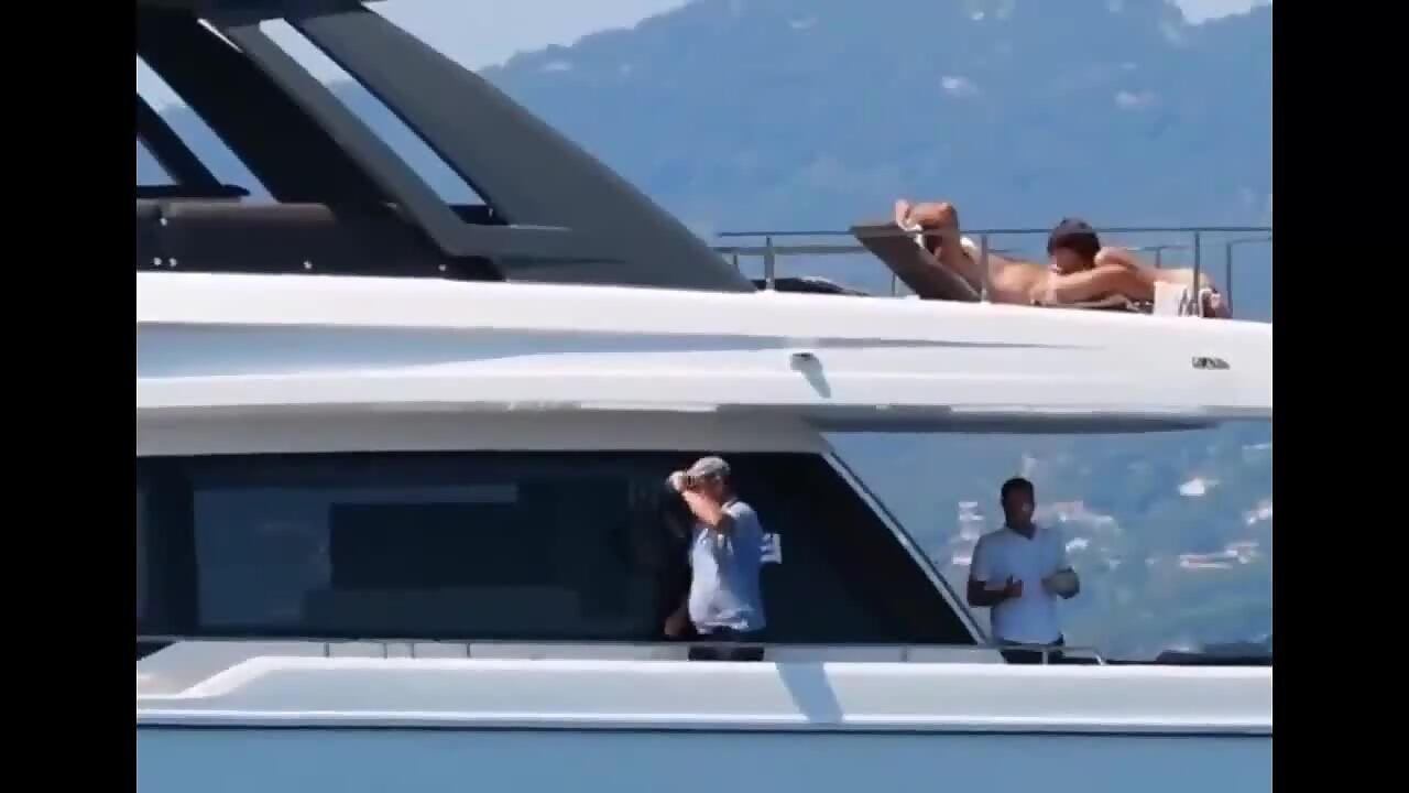 Peeping on a rich guy getting a blowjob on his yacht pic