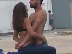 Voyeur caught a couple getting too horny in public