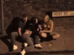 He fingers a very horny pussy