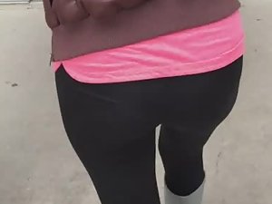 Quick video of sexy thong inside leggings