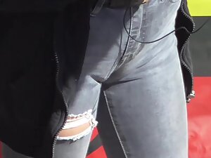Big cameltoe forming inside tight torn jeans