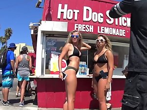 Two hot girls need the sausage