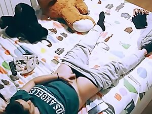 Hidden cam caught chubby girl rubbing her clitoris