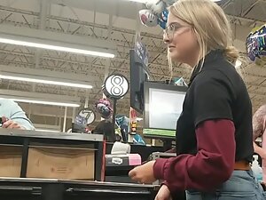 Voyeur notices that store clerk got a juicy ass