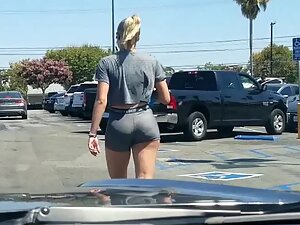 Fit ass made the voyeur turn the car around