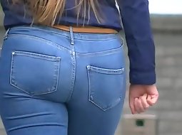 Big teenage butt in jeans