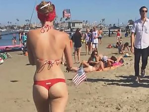 Attention whore with round ass cheeks in tiny bikini