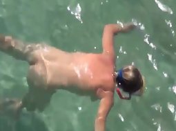 Naked diving girl spied in the water