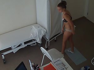 Spy Cam Office Girl - Hidden cam caught naked teen in doctor's office - Voyeurs HD