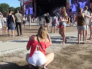 Following two hot friends during the festival