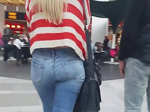 Find sexy waldo in this voyeur video