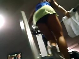 Firm body of a girl spied in the gym