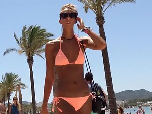 Voyeur loves all shapes and sizes of boobs on the beach