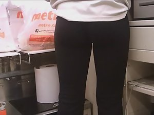 Cashier girl got hot ass in tight black leggings