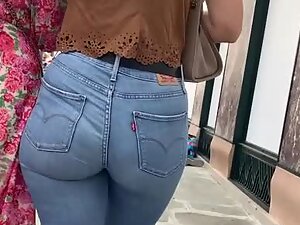 Fertile hips and big butt in tight jeans