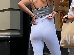 Awesome thick booty in white tights