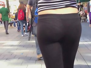 Walking behind her and thinking of sex