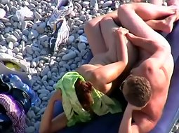 Beach sex without anyone noticing