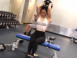 Proof that nice tits are possible for a fit girl