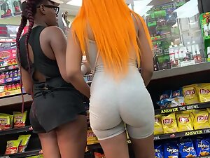 Juicy butt of a black girl that likes the attention